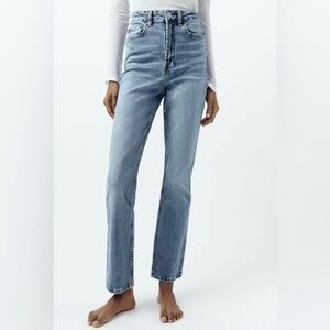 ZARA Stove Pipe Women’s Jeans NWT